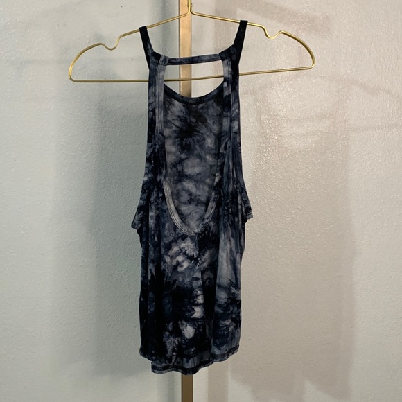 THIS & MORE- Chic Black and Gray Tie-Dye Tank- Small - Picture 3 of 6